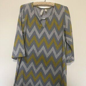 TACERA Women's Sz L Bell Sleeve Lightweight Sweater DRESS